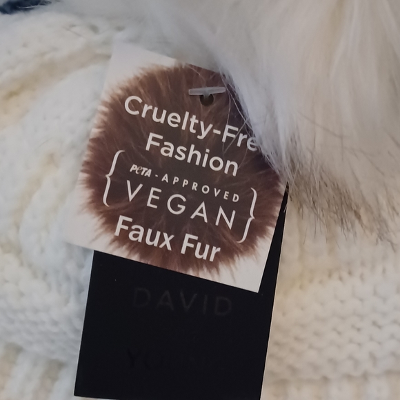 David and Young faux fur cruelty free vegan white puff beanie - Picture 2 of 4